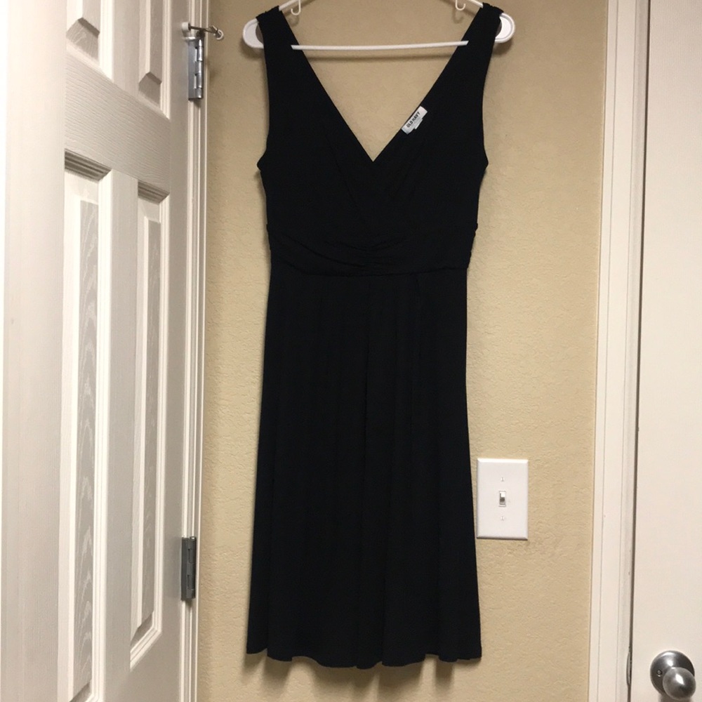 Old Navy black dress. Size Small.